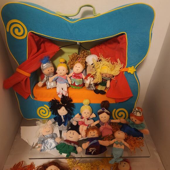 Lot of Finger Puppets with Theater. - Picture 2 of 6